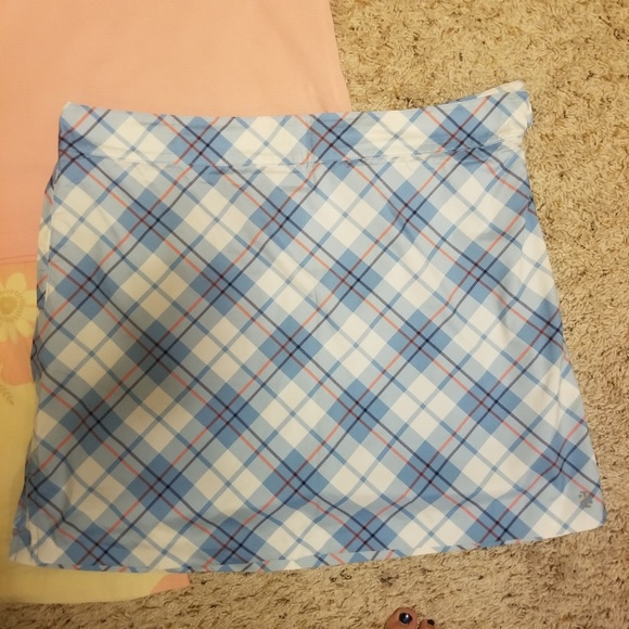 Skorts/ matching shirts - Picture 3 of 4